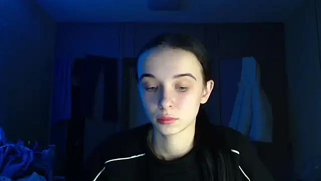 Snapshot of Emilia_Light chatting on December 15, 4:44 pm Emilia Light online show from December 15, 4:44 pm