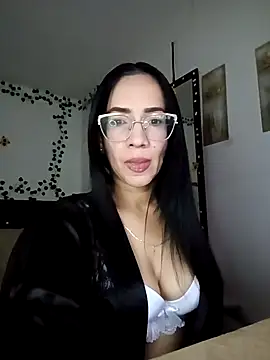 YaraDuartee online show from October 23, 10:08 pm