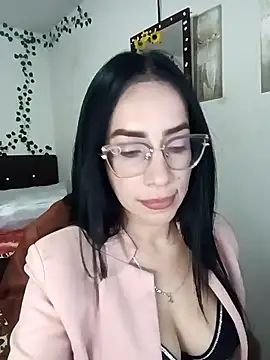 YaraDuartee online show from February 9, 11:53 pm