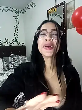 YaraDuartee online show from February 19, 1:23 am