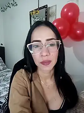 YaraDuartee online show from February 20, 1:13 am