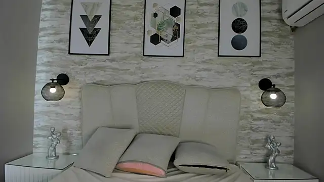 Snapshot of ashlye_collins chatting on December 4, 8:06 pm ashlye collins online show from December 4, 8:06 pm