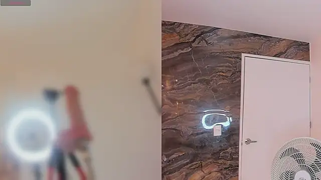 Snapshot of beca_winn chatting on November 26, 12:06 pm beca winn online show from November 26, 12:06 pm