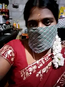 Tamil Hot Sandy online show from January 7, 6:10 pm