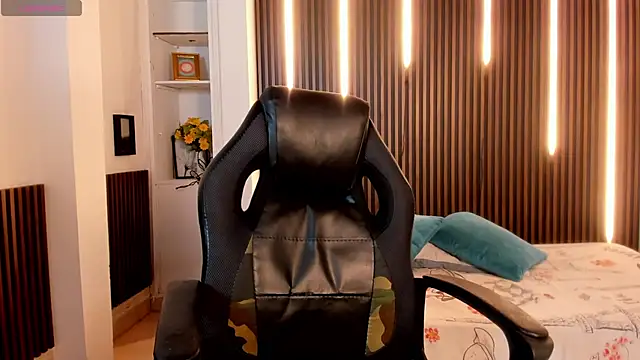 Violet Anders online show from October 22, 8:19 pm