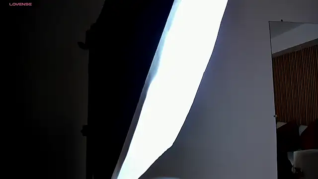 Caroline Millerr online show from November 29, 11:35 am