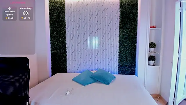 Caroline Millerr online show from March 7, 11:40 am