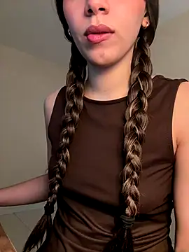 Capricho 01 online show from December 1, 1:05 pm