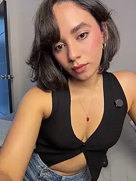 Capricho 01 online show from July 11, 8:33 pm