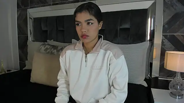 NaylaGrey online show from July 3, 3:35 am