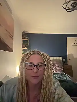 Horny hippy gurl online show from September 25, 11:19 pm