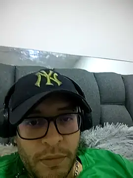 Alessandro4729 online show from September 25, 9:40 pm