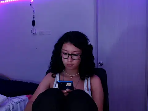 Ivonnybonn online show from February 4, 4:29 am