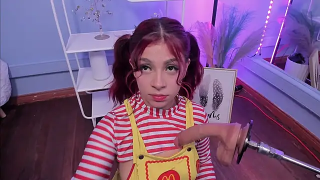 Snapshot of KathiaSaenz_ chatting on November 29, 4:37 am KathiaSaenz online show from November 29, 4:37 am