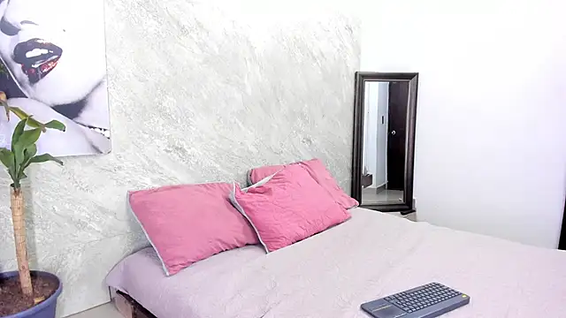 Chanel-munoz online show from November 30, 4:05 am