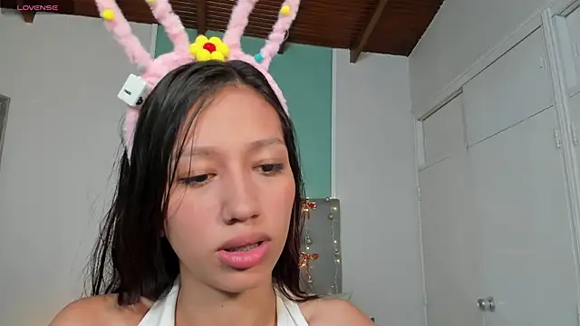 sofi laane online show from December 16, 12:10 pm