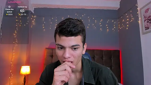 Enzo Martinez18 online show from September 26, 2:21 pm