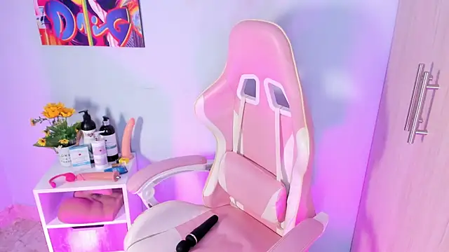 Snapshot of Athenea__fox chatting on November 13, 11:20 am Athenea fox online show from November 13, 11:20 am