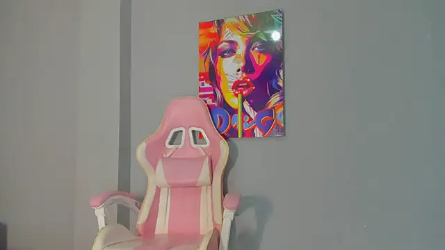 Athenea  fox online show from December 22, 12:35 pm