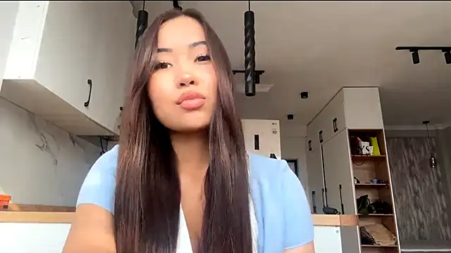 Ur neighbor Kira online show from October 22, 9:20 am