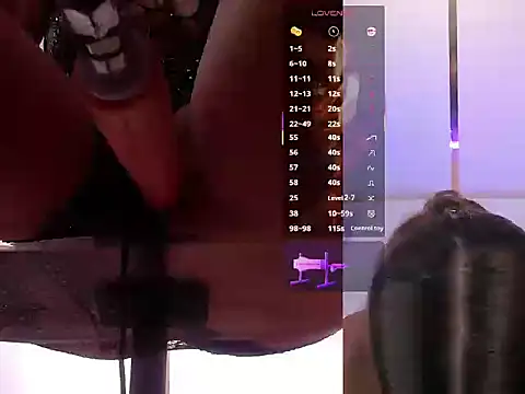 Snapshot of EmmiHops chatting on October 7, 3:09 pm EmmiHops online show from October 7, 3:09 pm