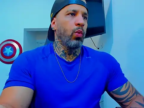 Snapshot of JoshRigby chatting on October 7, 7:00 pm JoshRigby online show from October 7, 7:00 pm