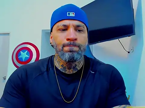 Snapshot of JoshRigby chatting on October 8, 7:22 pm JoshRigby online show from October 8, 7:22 pm