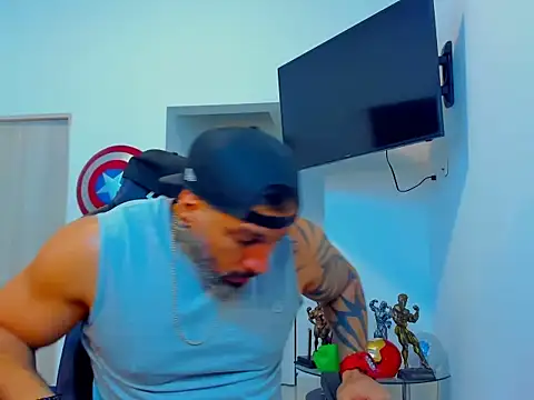 Snapshot of JoshRigby chatting on October 10, 9:25 pm JoshRigby online show from October 10, 9:25 pm