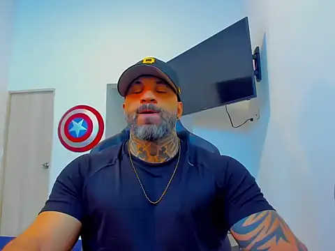 Snapshot of JoshRigby chatting on October 11, 7:01 pm JoshRigby online show from October 11, 7:01 pm