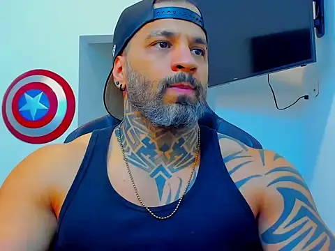 Snapshot of JoshRigby chatting on October 13, 7:36 pm JoshRigby online show from October 13, 7:36 pm