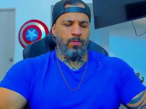 Snapshot of JoshRigby chatting on October 14, 7:47 pm JoshRigby online show from October 14, 7:47 pm