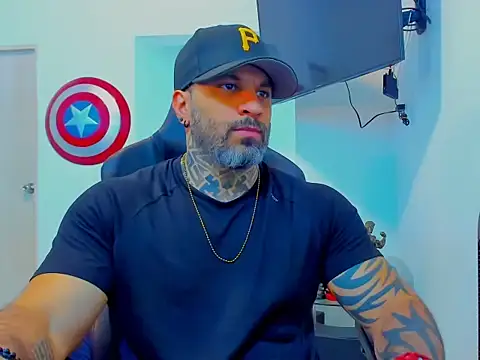 Snapshot of JoshRigby chatting on October 21, 7:25 pm JoshRigby online show from October 21, 7:25 pm