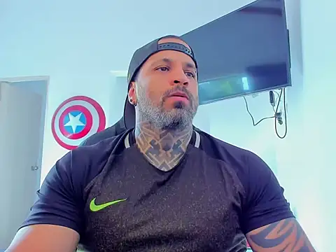 Snapshot of JoshRigby chatting on October 28, 7:38 pm JoshRigby online show from October 28, 7:38 pm