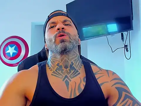 Snapshot of JoshRigby chatting on November 4, 8:19 pm JoshRigby online show from November 4, 8:19 pm