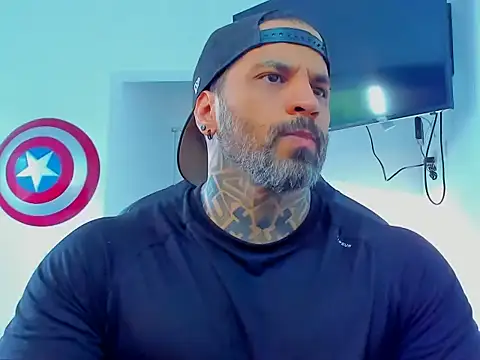 Snapshot of JoshRigby chatting on November 5, 9:48 pm JoshRigby online show from November 5, 9:48 pm