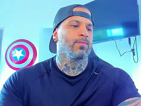 Snapshot of JoshRigby chatting on November 17, 7:52 pm JoshRigby online show from November 17, 7:52 pm