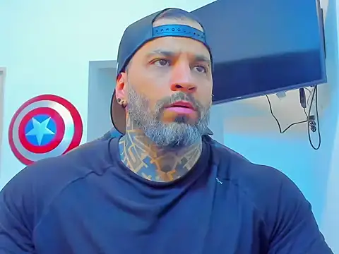 Snapshot of JoshRigby chatting on November 22, 8:19 pm JoshRigby online show from November 22, 8:19 pm