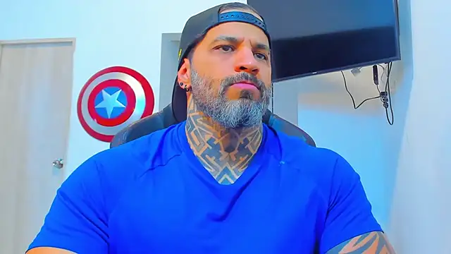 Snapshot of JoshRigby chatting on December 13, 8:04 pm JoshRigby online show from December 13, 8:04 pm