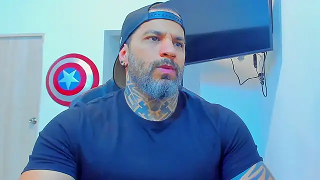 Snapshot of JoshRigby chatting on December 14, 7:18 pm JoshRigby online show from December 14, 7:18 pm