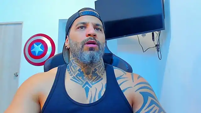 Snapshot of JoshRigby chatting on December 15, 8:24 pm JoshRigby online show from December 15, 8:24 pm