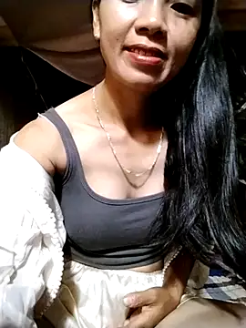 Snapshot of lmc-zz chatting on October 12, 12:42 am lmc-zz online show from October 12, 12:42 am