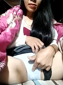 Snapshot of lmc-zz chatting on November 5, 1:44 pm lmc-zz online show from November 5, 1:44 pm