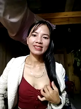 Snapshot of lmc-zz chatting on November 8, 12:00 am lmc-zz online show from November 8, 12:00 am