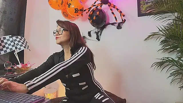 Carol Miss2 online show from October 31, 12:28 pm