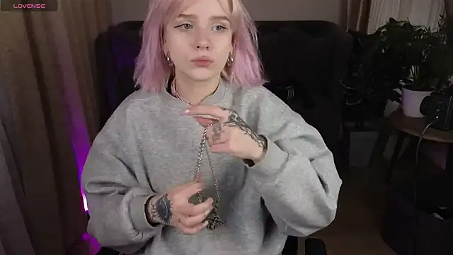 MayWins online show from January 31, 9:02 pm