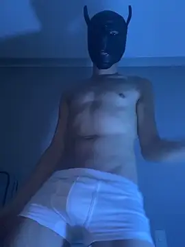 Snapshot of zamir333 chatting on October 11, 8:35 am zamir333 online show from October 11, 8:35 am