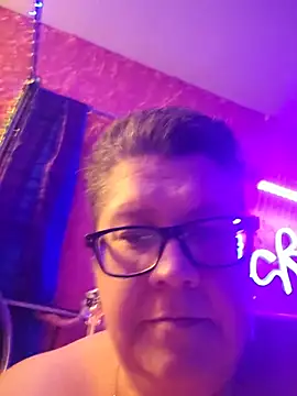 violentviolet68 online show from June 6, 10:47 pm