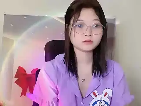 petite01 online show from September 26, 5:50 pm