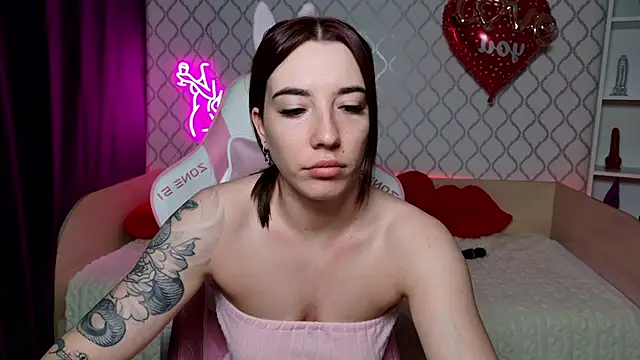 Snapshot of Curious_Lily chatting on March 23, 12:47 am Curious Lily online show from March 23, 12:47 am
