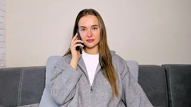 LilMary  online show from December 15, 7:12 am